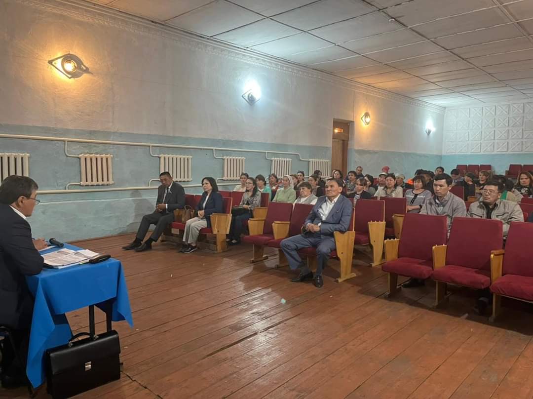 Депутат Аскарбек Уисимбаев встретился с жителями села Тургай Ерейментауского района.