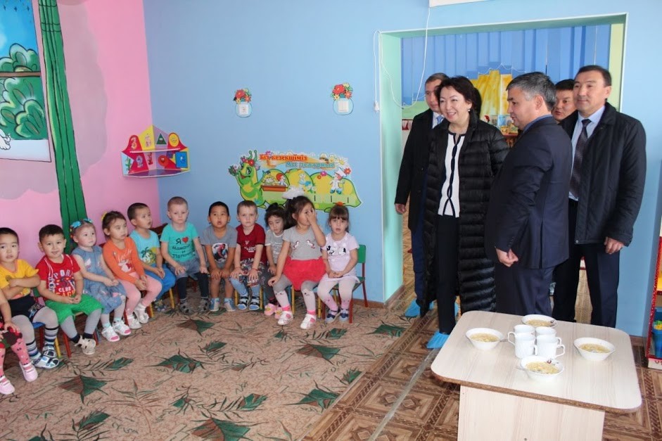   Депутат посетила  ясли-сад №12 «Байтерек» в Сарыжарском сельском округе Мартукского района Актюбинской области. 