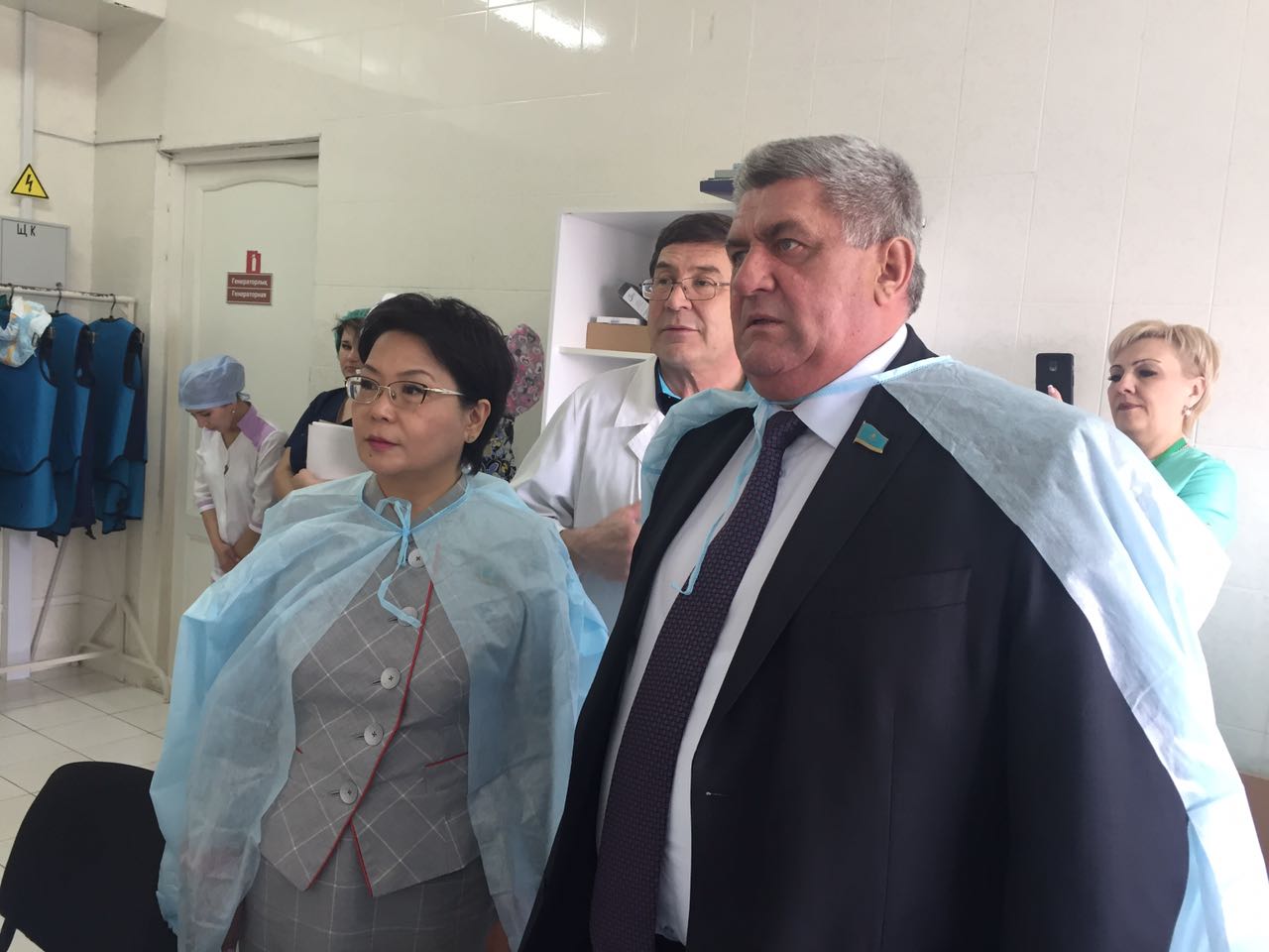 Депутаты Мажилиса посетили Рудненскую городскую больницу в Костанайской области