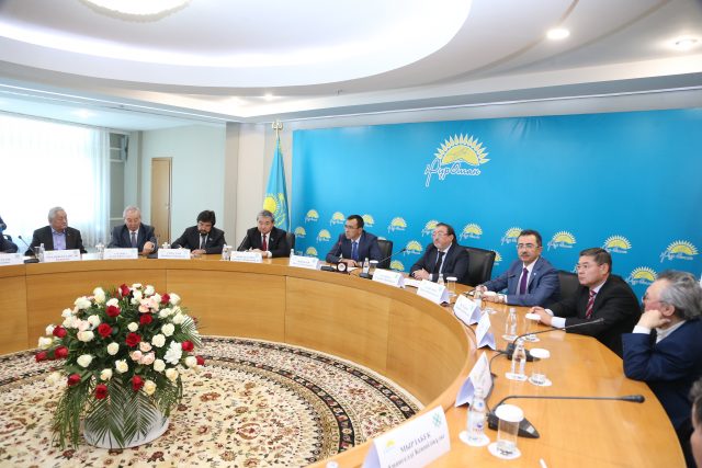Елбасының Жолдауы төңірегінде