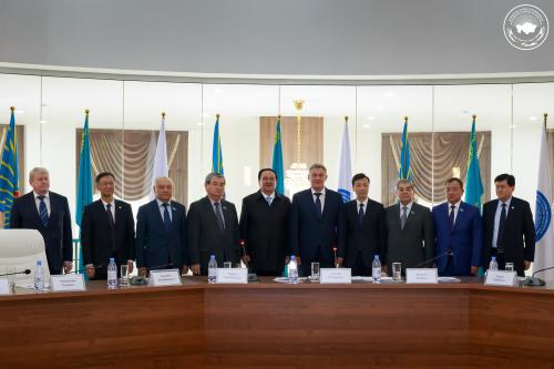Достық үйіндегі кездесу