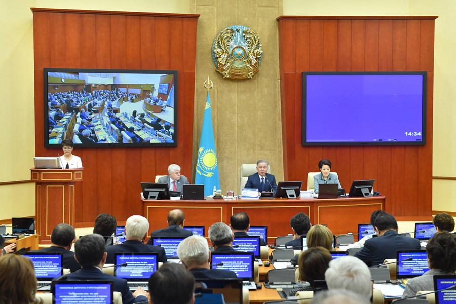17.04.2019 Mazhilis approved in the first reading legislative amendments on the public service delivery 
