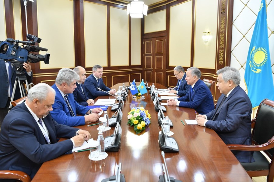 08.06.2019 Chairman of the Chamber Nurlan Nigmatulin received representatives of the Observer Mission of the CIS Interparliamentary Assembly headed by Deputy Chairman of the Federation Council of the Federal Assembly of Russia Ilyas Umakhanov, who arrived in Kazakhstan for the presidential elections
