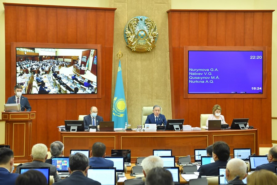 26.05.2021 The Mazhilis approved the legislative amendments in the first reading concerning social protection of certain categories of citizens, as well as strengthening the fight against corporate raiding, protecting entrepreneurs from any illegal intervention of government agencies and strengthening measures to prevent the illegal trafficking of precious metals