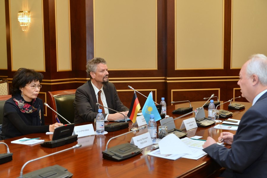 Meeting of V.Rogalyev with the deputy from Bundestag G. Erler