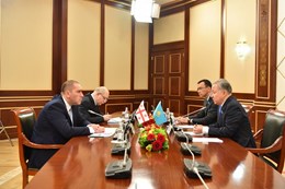 22.05.2017 The Chairman of the Mazhilis Nurlan Nigmatulin welcomed the Extraordinary and Plenipotentiary Ambassador of Georgia in Kazakhstan Zurab Abashidze