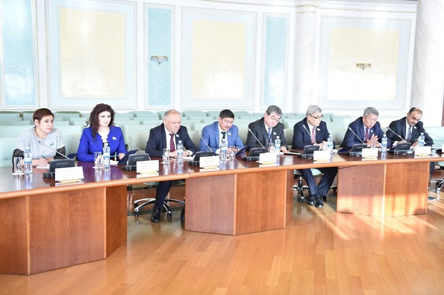 Выездное заседание депутатской группы АНК в Мажилисе Парламента Республики Казахстан в МИД РК